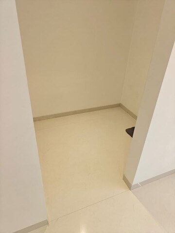 Room in 3 BHK Apartment at The Luxe Towers, Pashan – for Sale