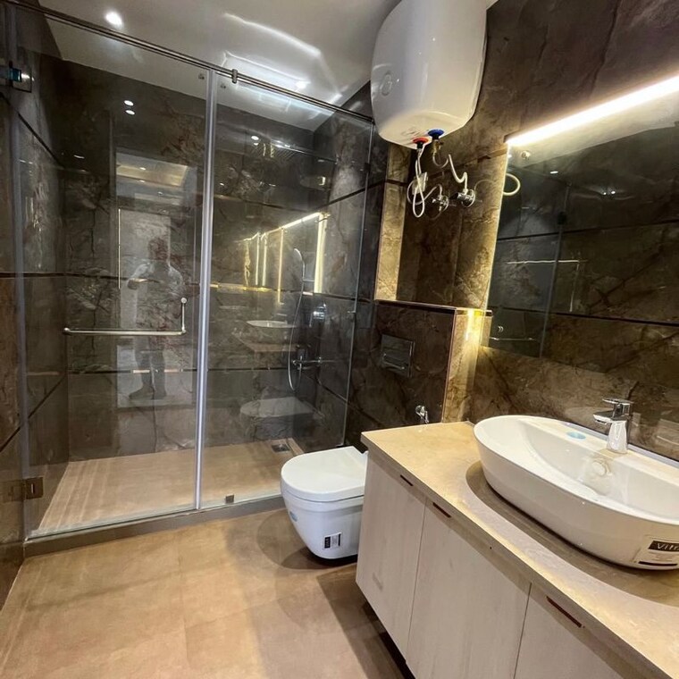 Team Area, sector 13 3.5 Bedroom 2200 Sq.Ft. Apartment In Sector 13 Chandigarh 9995563