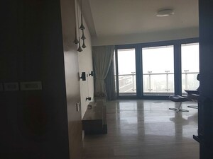 Room in 3 BHK Apartment at Lodha The World Towers World One Tier 2, Worli – for Rent