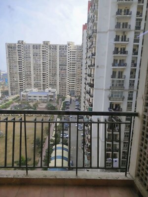 2 BHK Apartment – Exterior View View at Antriksh Golf View, Sector 78 - for Rent