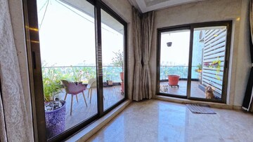 Room in 4 BHK Apartment at Kothrud – for Sale