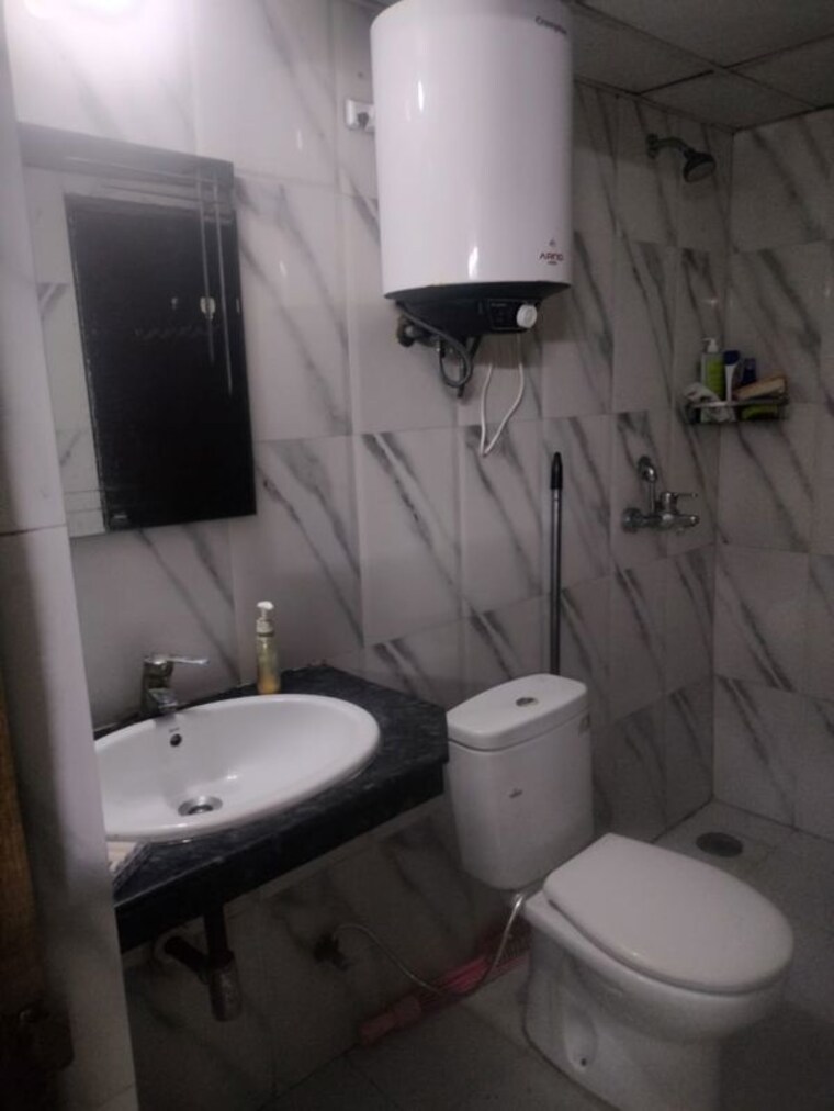 Bathroom, nimbus-the-hyde-park 2.5 Bedroom 1080 Sq.Ft. Apartment In Sector 78 Noida 9995416