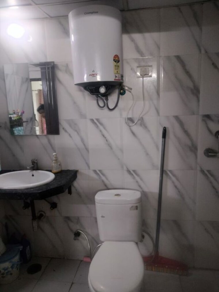 Bathroom, nimbus-the-hyde-park 2.5 Bedroom 1080 Sq.Ft. Apartment In Sector 78 Noida 9995416