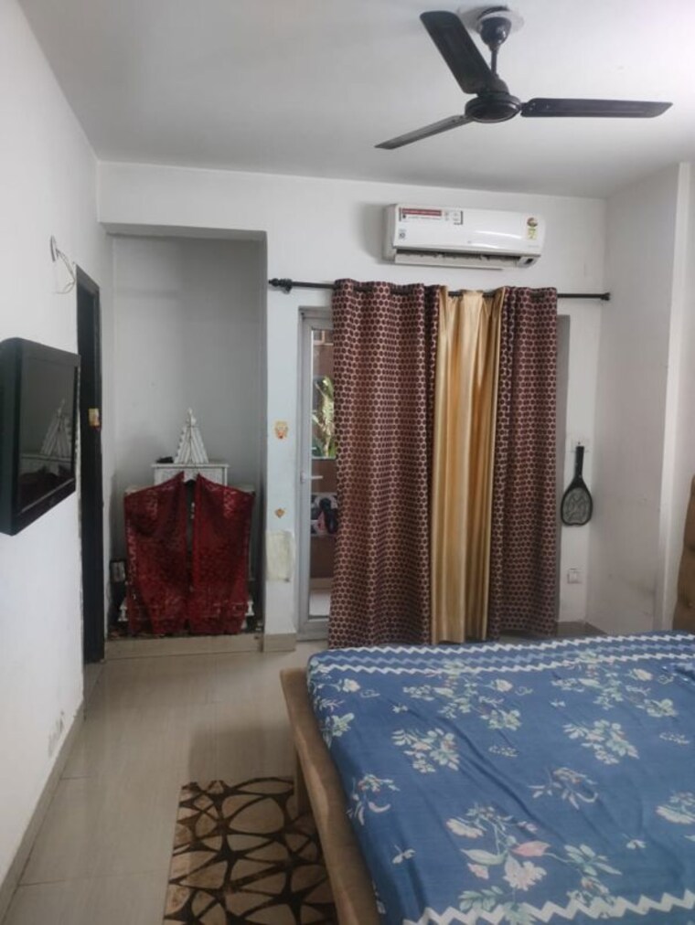 Bedroom, nimbus-the-hyde-park 2.5 Bedroom 1080 Sq.Ft. Apartment In Sector 78 Noida 9995416