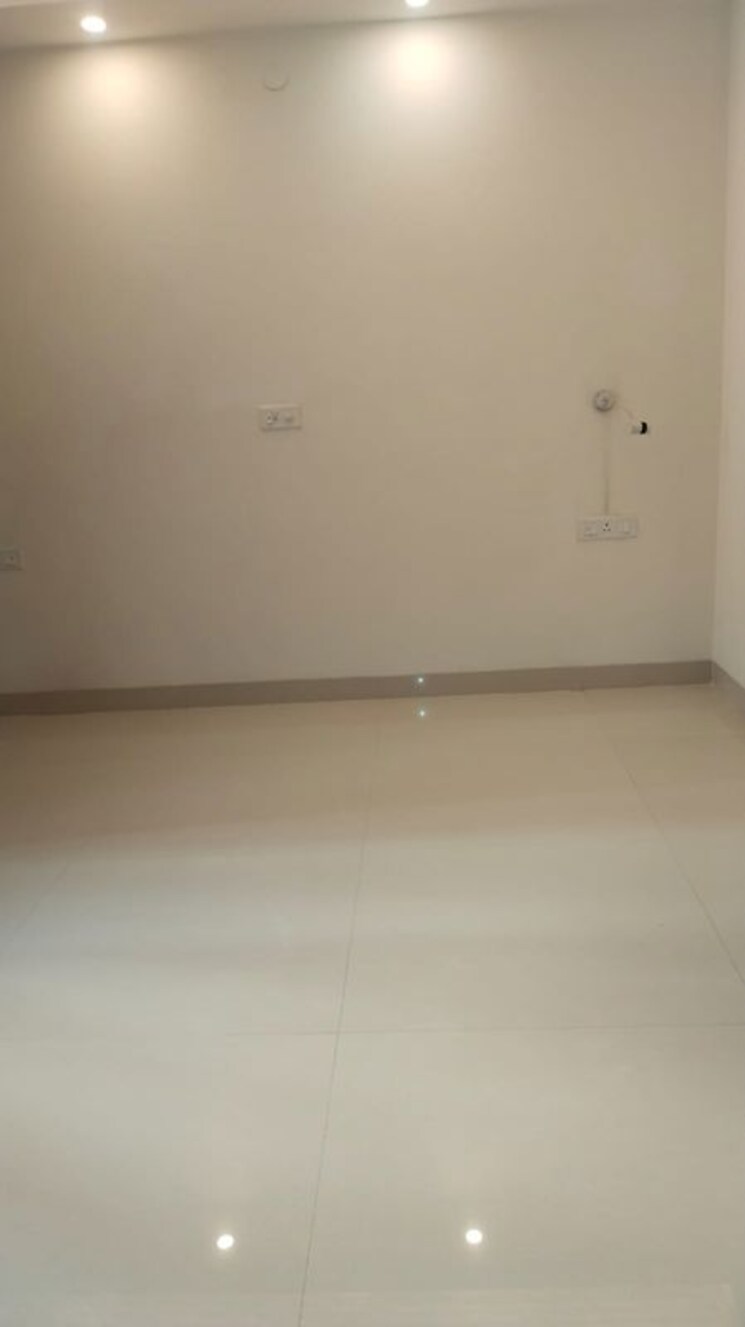 Room, doranda 3 Bedroom 1440 Sq.Ft. Apartment In Doranda Ranchi 9995622