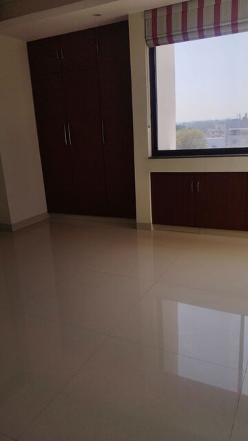 Room in 3 BHK Apartment at Doranda – for Rent