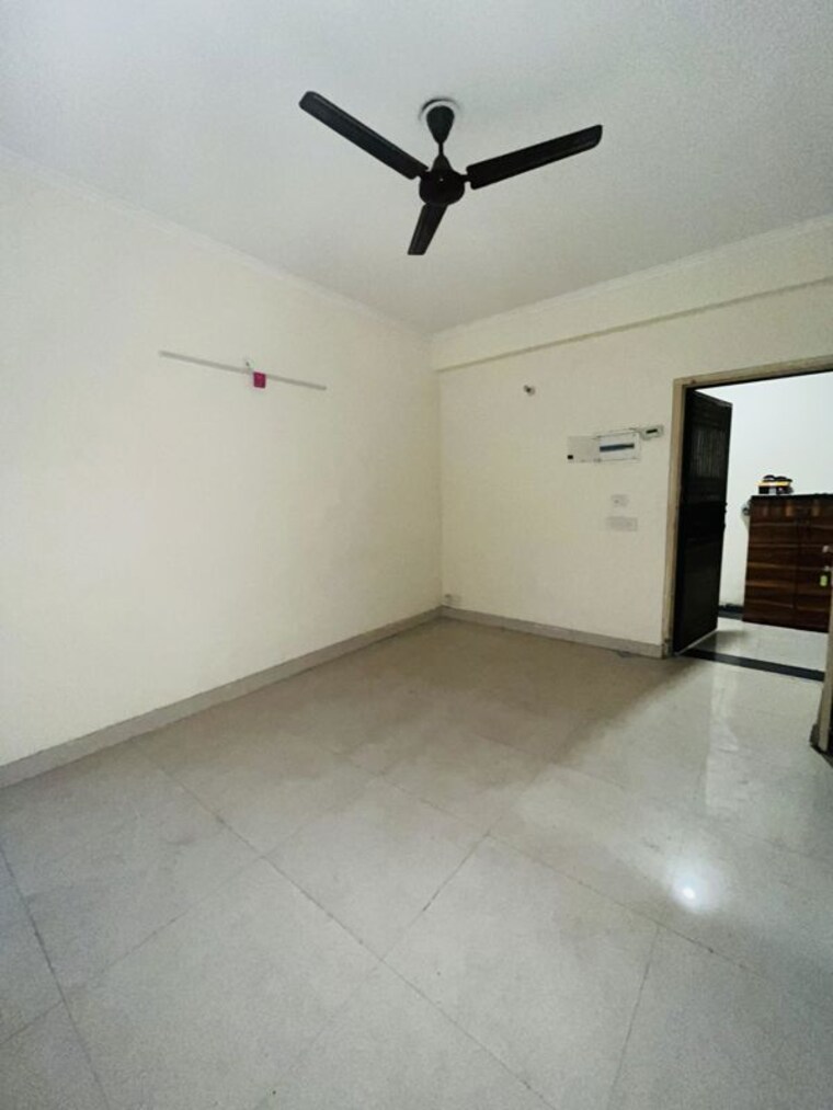 Room, maxblis-grand-kingston 1 Bedroom 615 Sq.Ft. Apartment In Sector 75 Noida 9995659