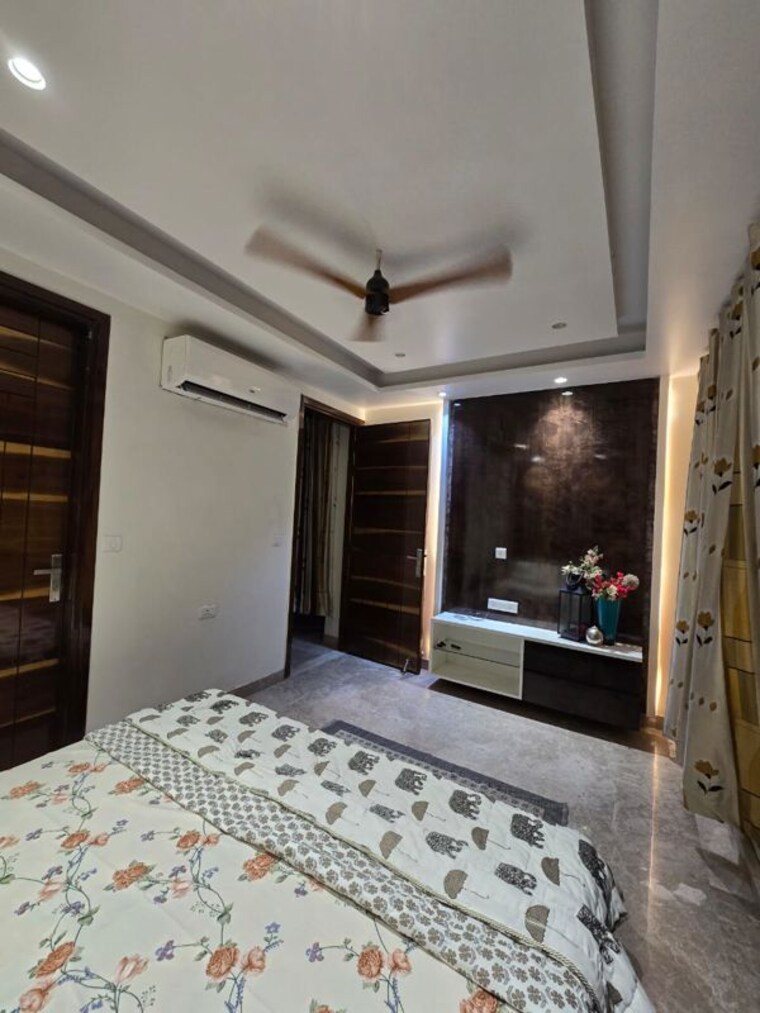 Bedroom, janakpuri 3 Bedroom 185 Sq.Yd. Builder Floor In Janakpuri Delhi 9995738