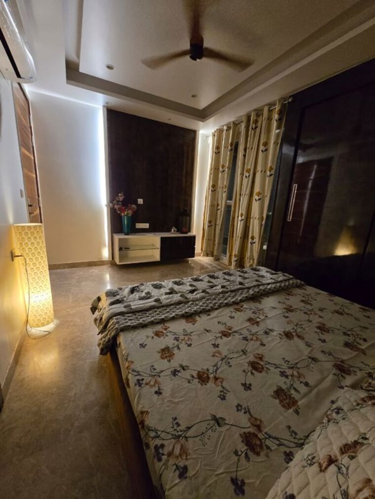 Bedroom, janakpuri 3 Bedroom 185 Sq.Yd. Builder Floor In Janakpuri Delhi 9995738