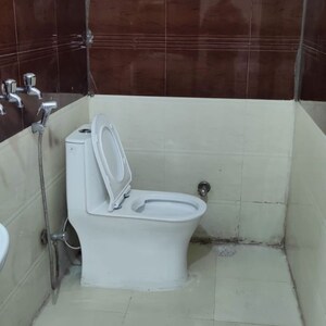 Bathroom in 1 BHK Builder Floor at Greenwood City, Sector 40 – for Rent