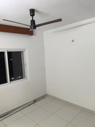 Room in 2 BHK Apartment at Prestige Finsbury Park Hyde, Bagaluru – for Rent