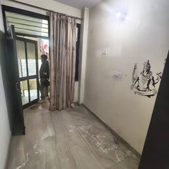 1 BHK + Extra Room Builder Floor For Rent in RWA Residential Society
