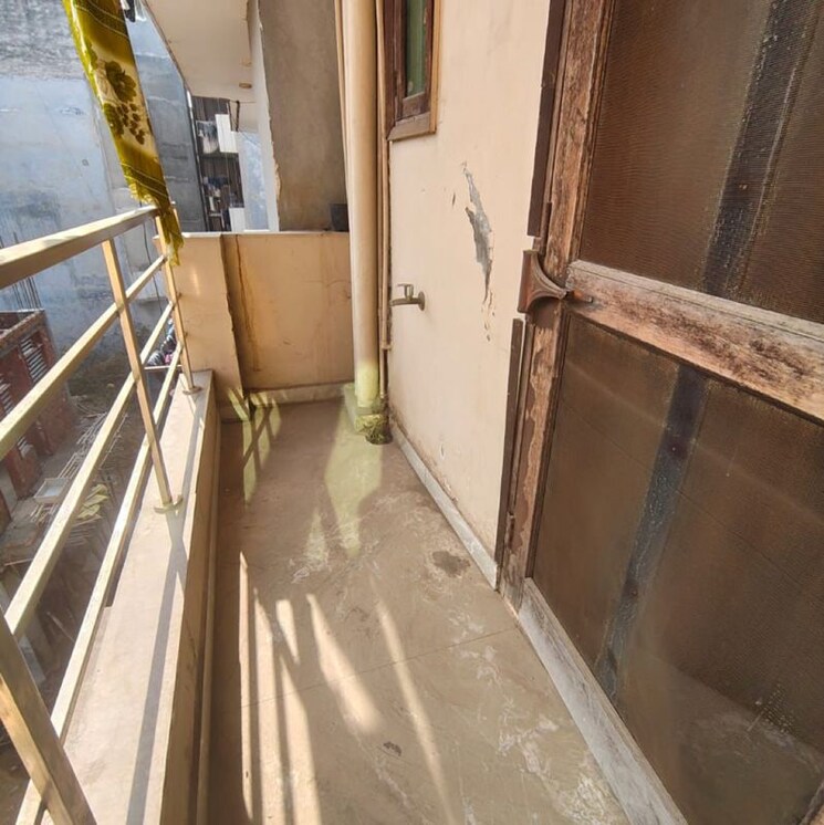 Balcony, rwa-residential-society 1 Bedroom 100 Sq.Yd. Builder Floor In Mohyal Colony Gurgaon 9995772