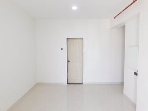 Room in 3 BHK Apartment at Goregaon West – for Rent