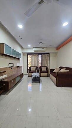 2 BHK Apartment For Rent in Safal Twins