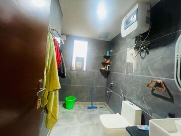 Master Bedroom in 1 BHK Builder Floor at Saket – for Rent