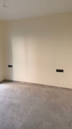 1 BHK Apartment For Rent in UK Iridium, Kandivali East