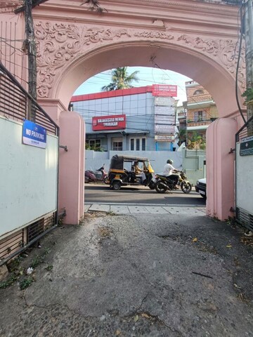 Parking in 3 BHK Independent House at Pulimoodu – for Sale