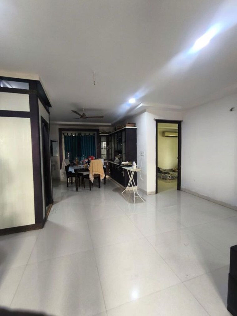 Room, svc-tree-walk 3 Bedroom 1900 Sq.Ft. Apartment In Kondapur Hyderabad 9995778