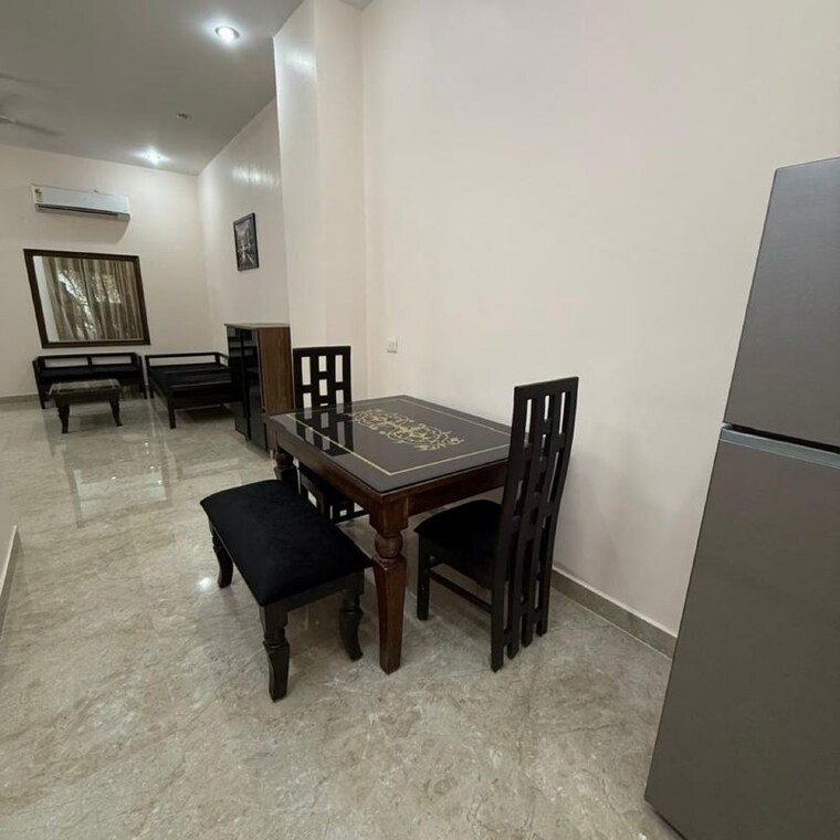 Team Area, sector 27 1 Bedroom 900 Sq.Ft. Builder Floor In Sector 27 Gurgaon 9995486