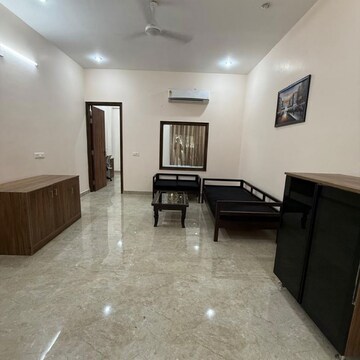 Room in 1 BHK Builder Floor at Sector 27 – for Rent