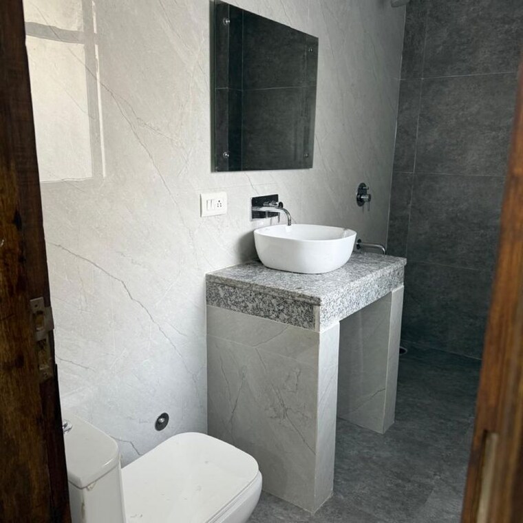 Bathroom, sector 27 1 Bedroom 900 Sq.Ft. Builder Floor In Sector 27 Gurgaon 9995486