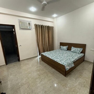 Living Room in 1 BHK Builder Floor at Sector 27 – for Rent