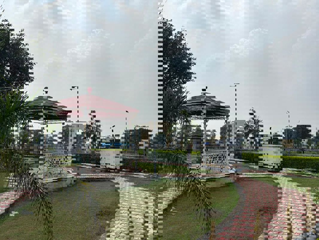  Plot – Garden View at BPTP Parkland Pride, Sector 77 - for Sale