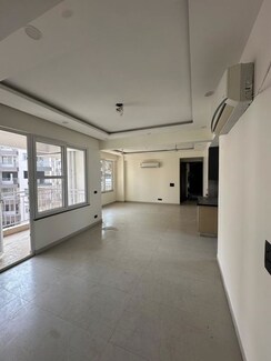 3.5 BHK + Study Room Apartment For Rent in Sector 52