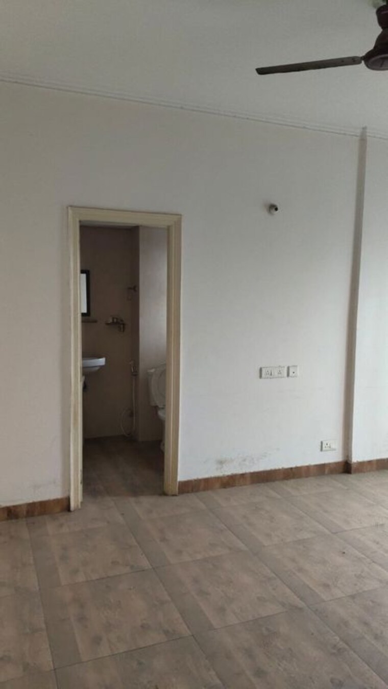 Room, palm-marina-suites 2 Bedroom 860 Sq.Ft. Apartment In Nh 24 Ghaziabad 9995905