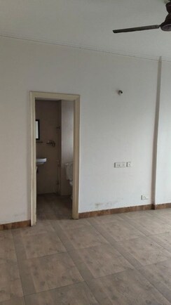 2 BHK Apartment For Sale in Palm Marina Suites