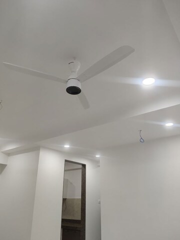 Furnished Amenities in 2 BHK Apartment at Sunteck Avenue 2, Goregaon West – for Rent