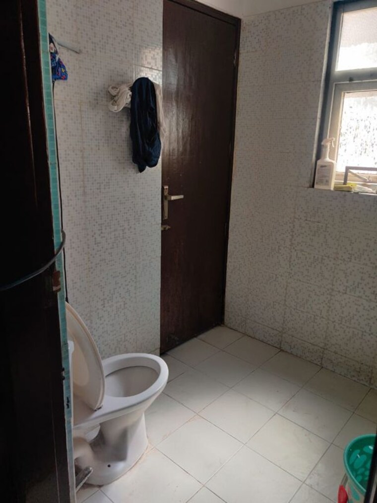 Bathroom, bptp-park-elite-floor-ii 3 Bedroom 180 Sq.Yd. Builder Floor In Sector 75 Faridabad 9995910