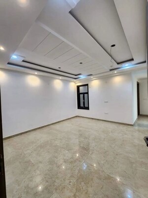 Room in 3 BHK Builder Floor at Saket – for Rent