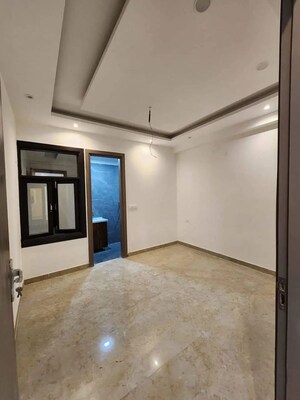 Room in 3 BHK Builder Floor at Saket – for Rent