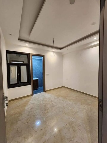 Room in 3 BHK Builder Floor at Saket – for Rent