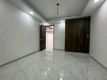 Room in 3 BHK Builder Floor at Saket – for Rent