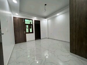 Room in 3 BHK Builder Floor at Saket – for Rent