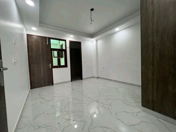 Room in 3 BHK Builder Floor at Saket – for Rent