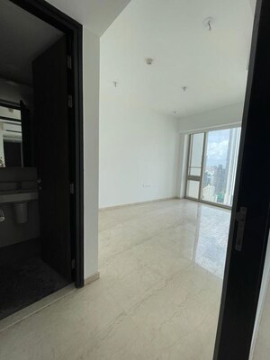 Room in 3 BHK Apartment at Lodha Kiara, Worli – for Rent