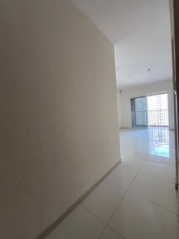 Room in 3 BHK Apartment at Godrej Green Vistas, Mahalunge – for Rent