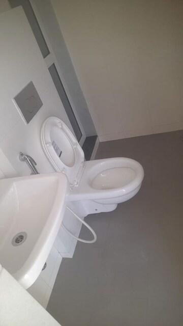 Bathroom in 1.5 BHK Apartment at Lodha Amara, Kolshet Road – for Rent