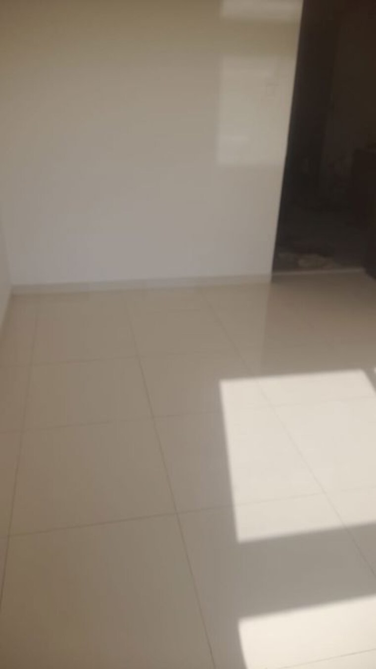 Room, lodha-amara 1.5 Bedroom 560 Sq.Ft. Apartment In Kolshet Road Thane 9995948