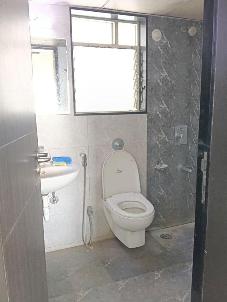 Bathroom, paranjape-azure 2 Bedroom 1030 Sq.Ft. Apartment In Tathawade Pune 9995978