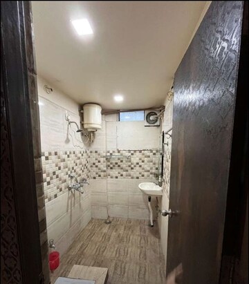 Bathroom in 3 BHK Apartment at Omaxe Heights Gomti Nagar, Gomti Nagar – for Rent