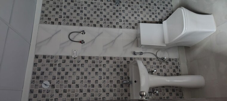 Bathroom, palm-marina-suites 2 Bedroom 950 Sq.Ft. Apartment In Nh 24 Ghaziabad 9996008