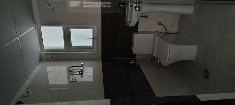 Bathroom, palm-marina-suites 2 Bedroom 950 Sq.Ft. Apartment In Nh 24 Ghaziabad 9996008