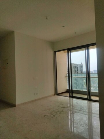 Room in 2 BHK Apartment at Piramal Mahalaxmi, Mahalaxmi – for Rent
