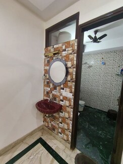 1 BHK Apartment For Rent in Om Tower