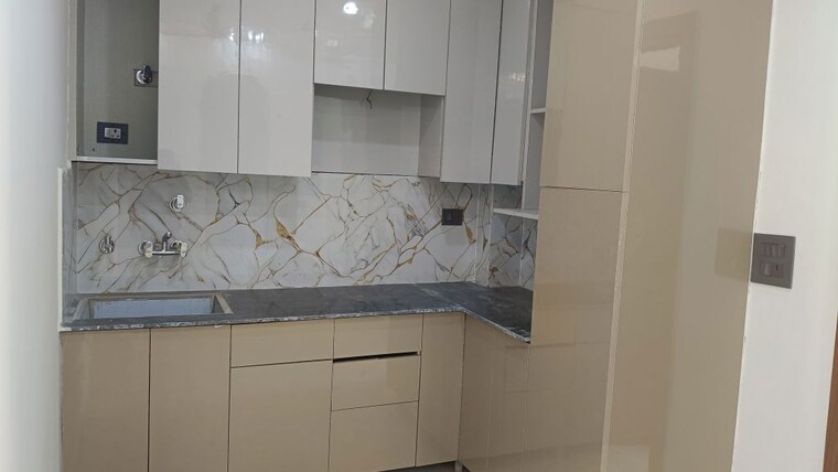 Kitchen, sector 73 2 Bedroom 1100 Sq.Ft. Builder Floor In Sector 73 Noida 9996043